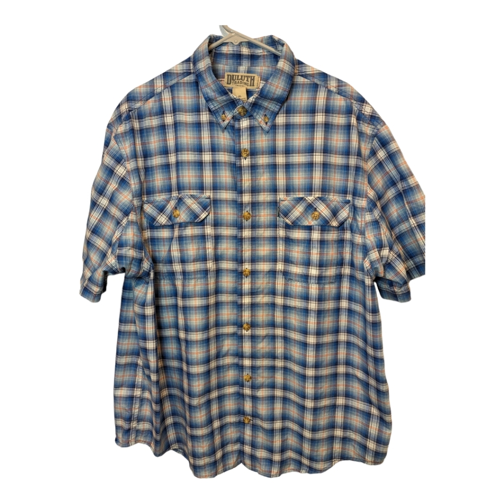 Duluth Trading Co blue plaid short sleeve button up shirt. Men's XL standard fit